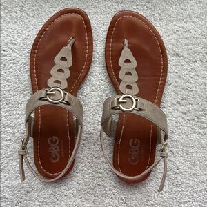 GBG Los Angeles Women's Brown and Tan Sandals